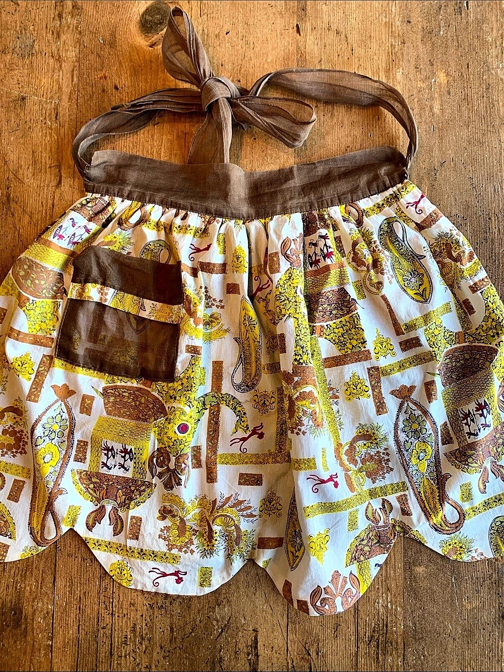 Vintage Reversible Yellow and Brown Apron
